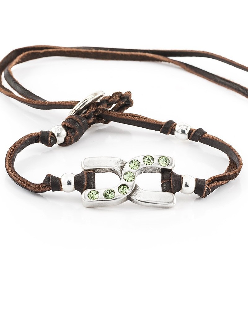 Swan VI es una pulsera de cuero con cristales SWAROVSKI®