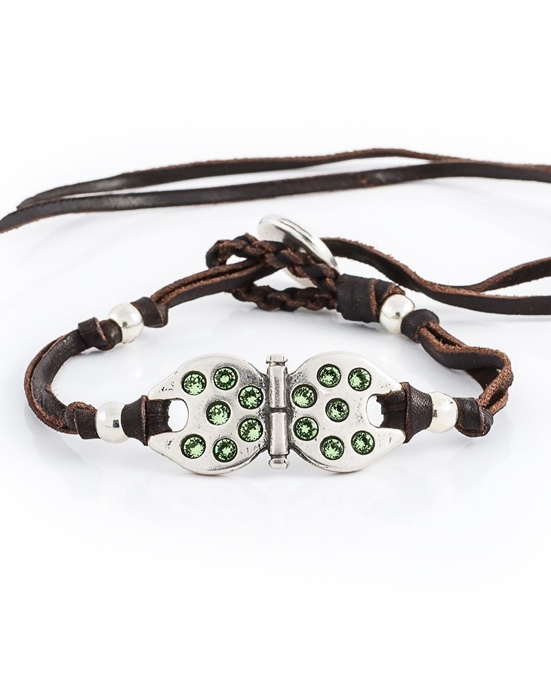Swan VIII es una pulsera de cuero con cristales SWAROVSKI®