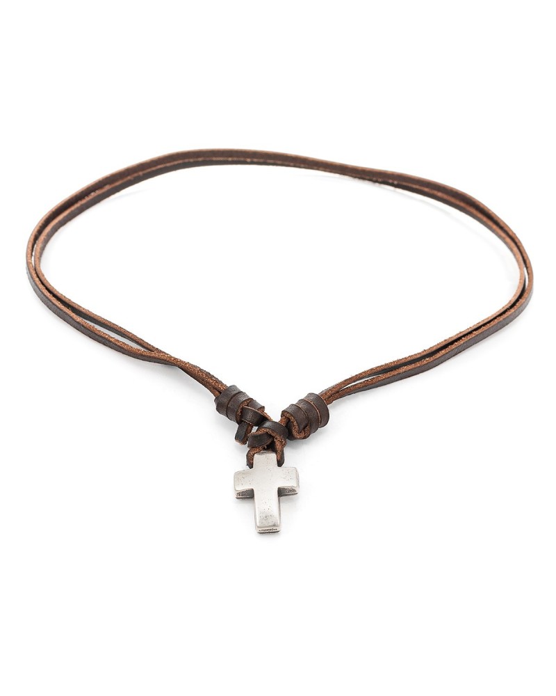 Liming II es un collar de cuero con pieza central con forma de cruz