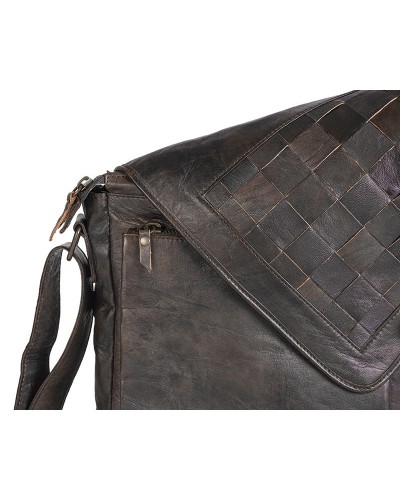 Large shoulder strap