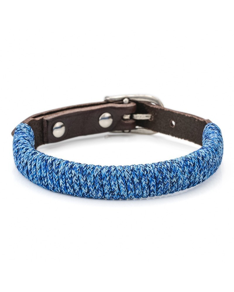 Orion II es una pulsera de cuero forrada de paracord y hebilla de zamak