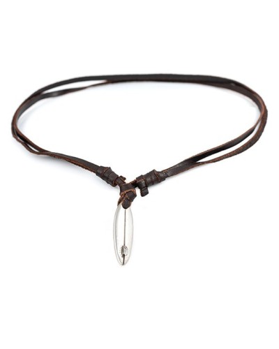 Liming IV es un collar de cuero con pieza con forma de tabla de surf