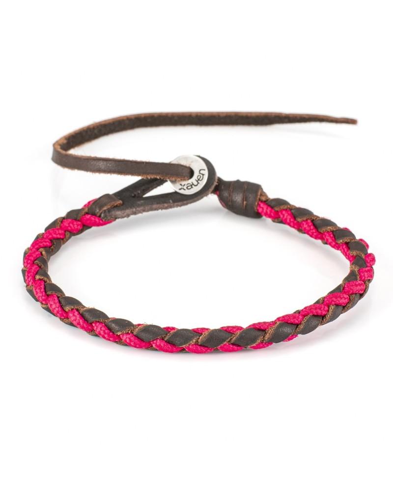 Orion IV es una pulsera de cuero forrada de paracord y cierre con ojal