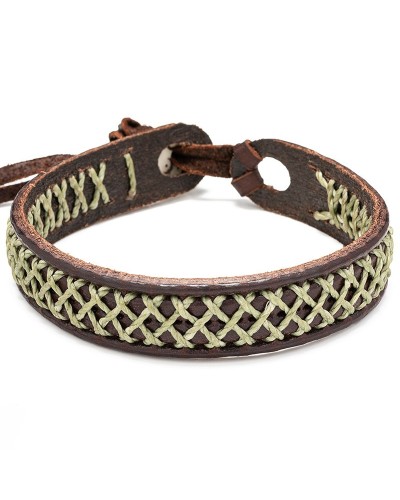 Nautilus I es una pulsera de cuero con trenzado cosido en hilo encerado
