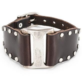 Diana V es una pulsera muñequera de cuero regulable por hebilla